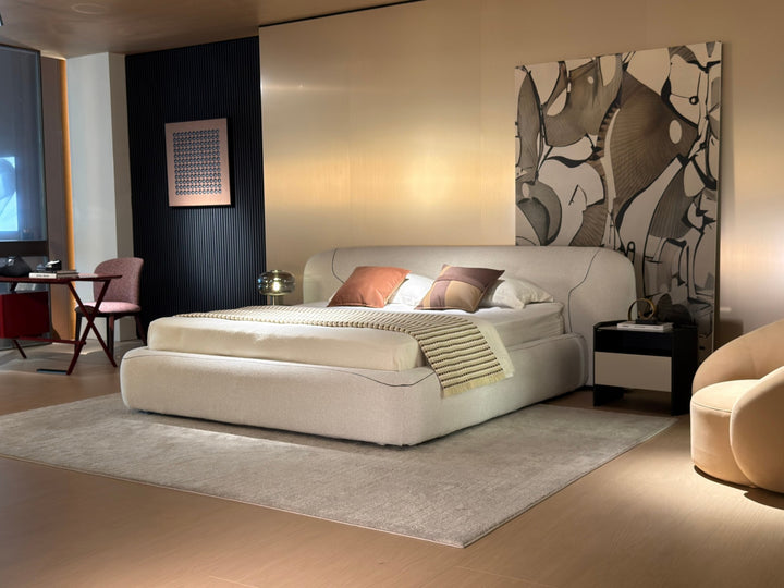 GC2527 Upholstered Bed