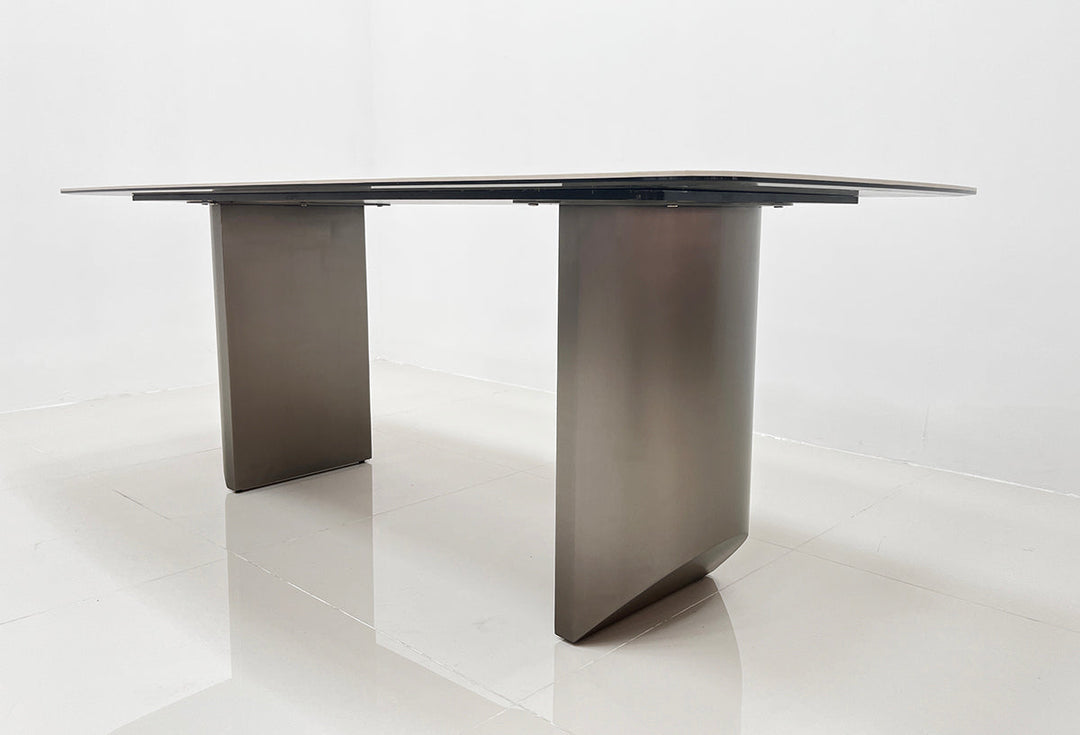 DT721 Dining Table