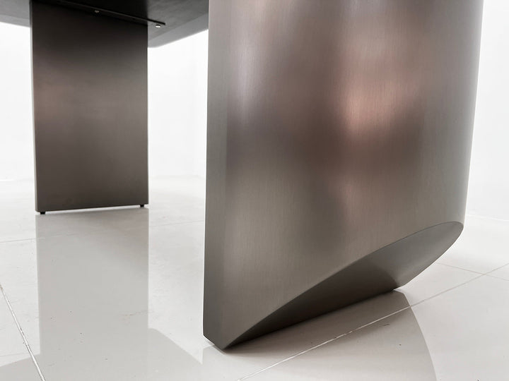 DT721 Dining Table