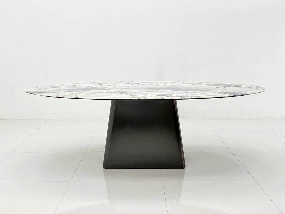 DT725 Dining Table