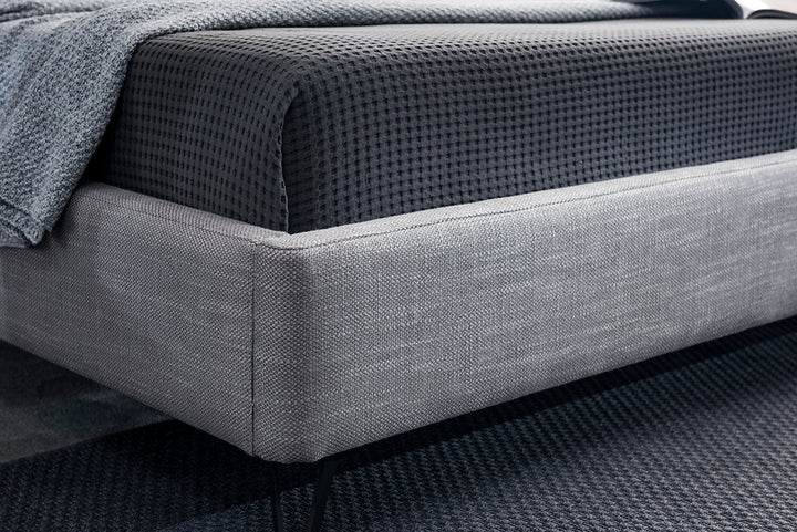 GC1725 Upholstered Bed