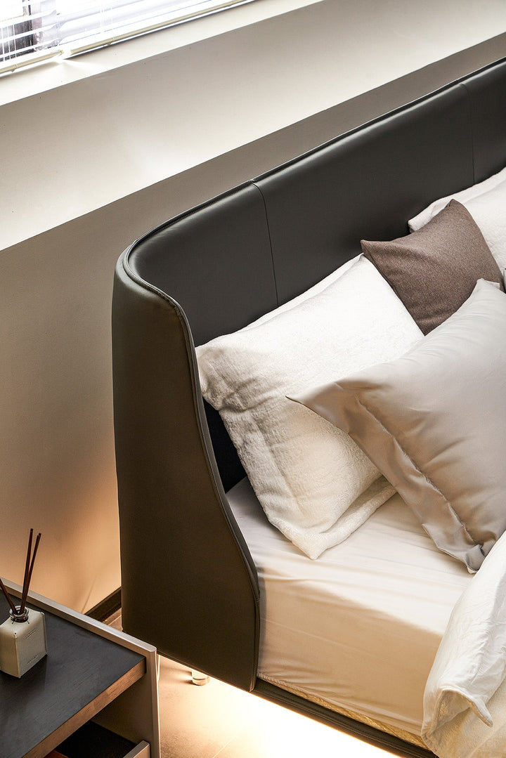 GC1733 Upholstered Bed