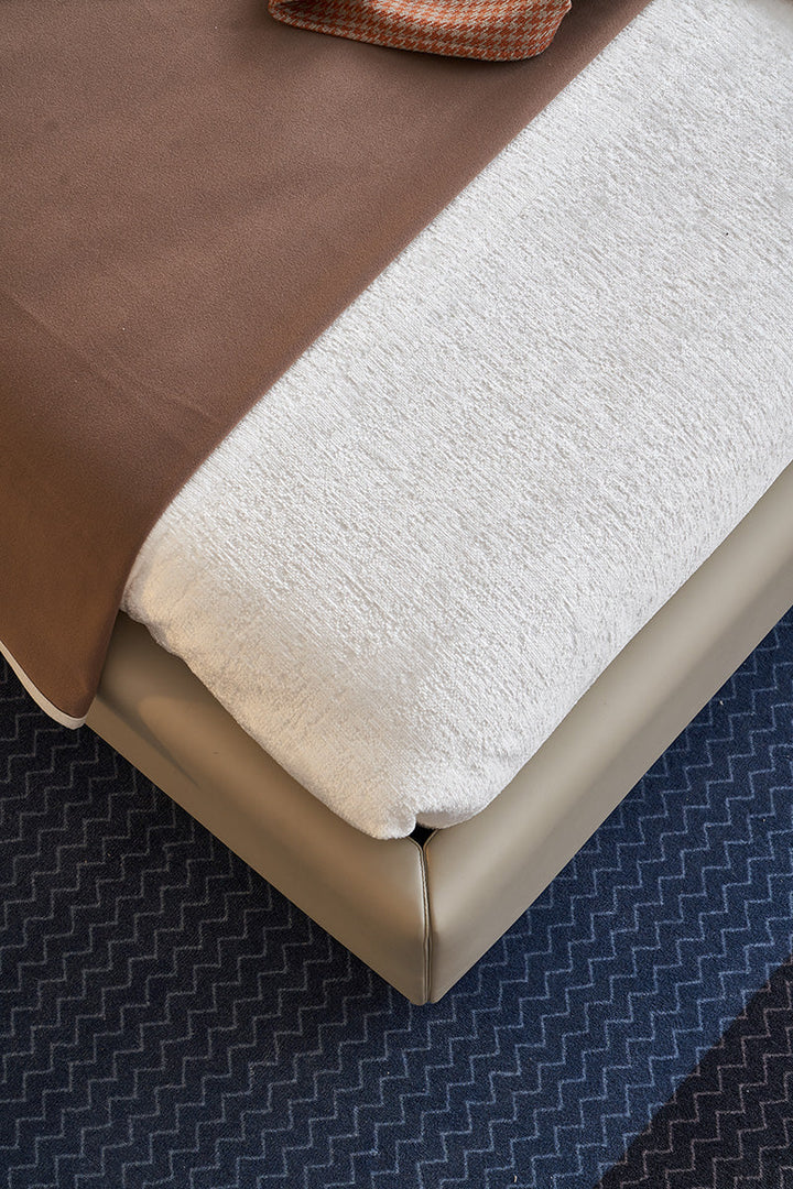 GC1827 Upholstered Bed