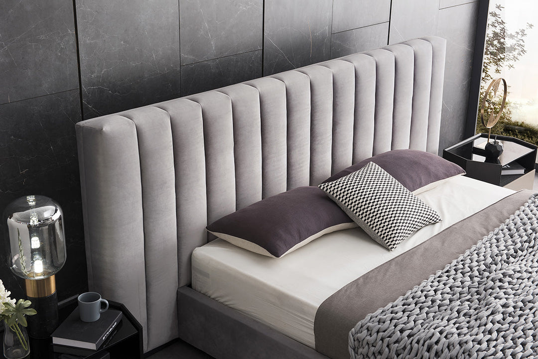 GC2009 Upholstered Bed