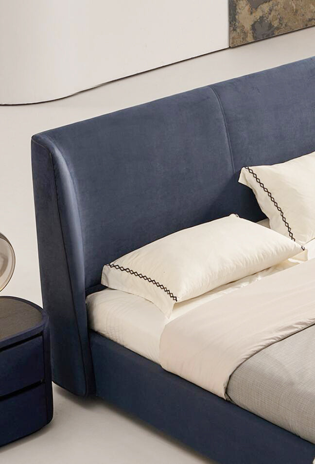 GC2108 Upholstered Bed