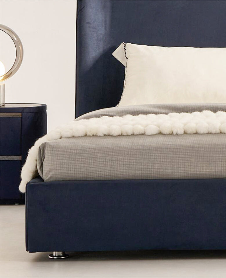 GC2108 Upholstered Bed
