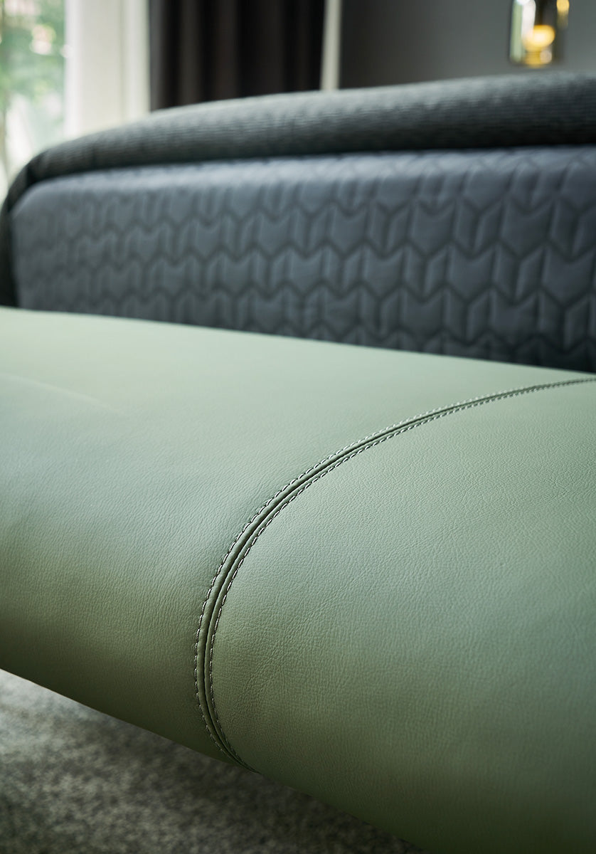 GC2117 Upholstered Bed