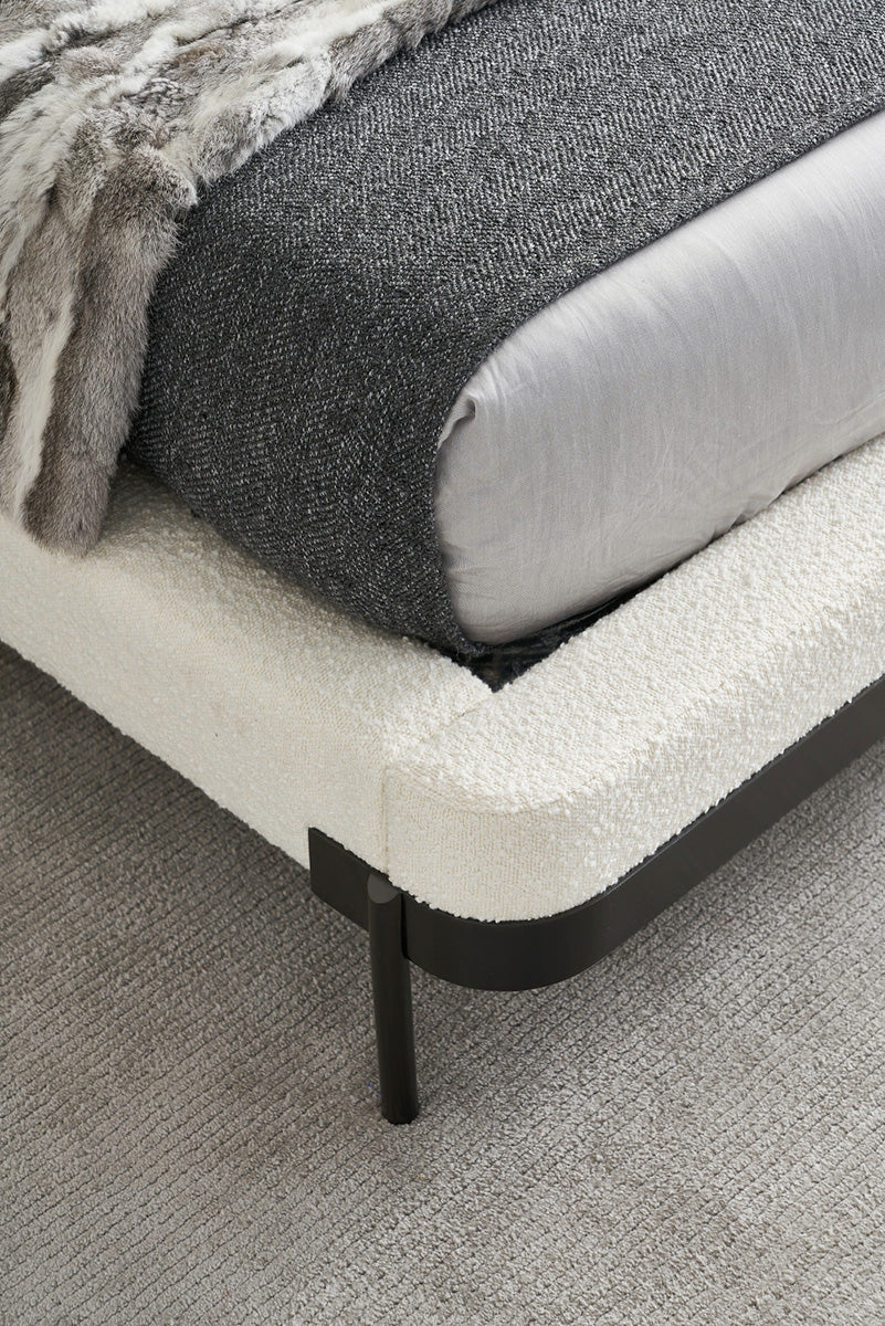 GC2123 Upholstered Bed