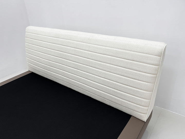 GC2207 Upholstered Bed