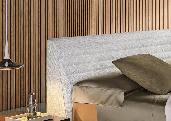 GC2207 Upholstered Bed