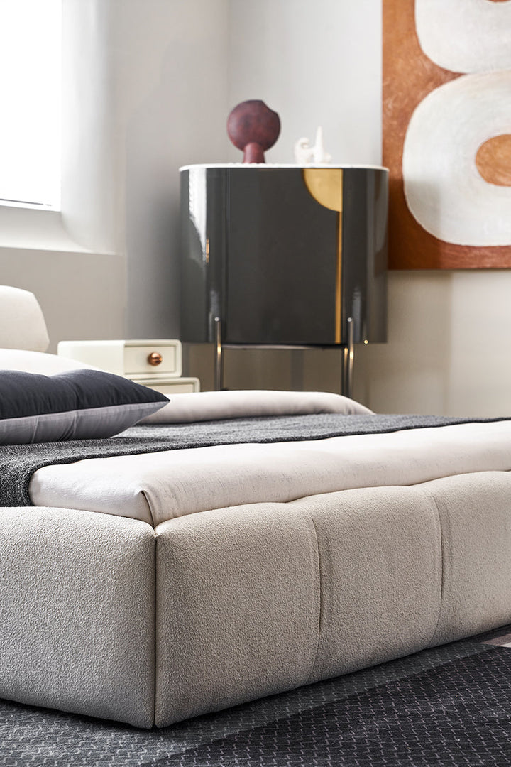 GC2216 Upholstered Bed