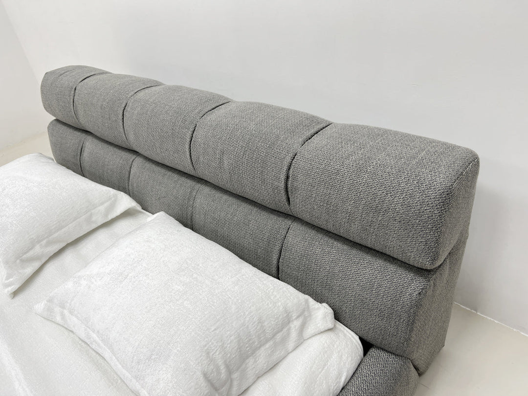 GC2216 Upholstered Bed