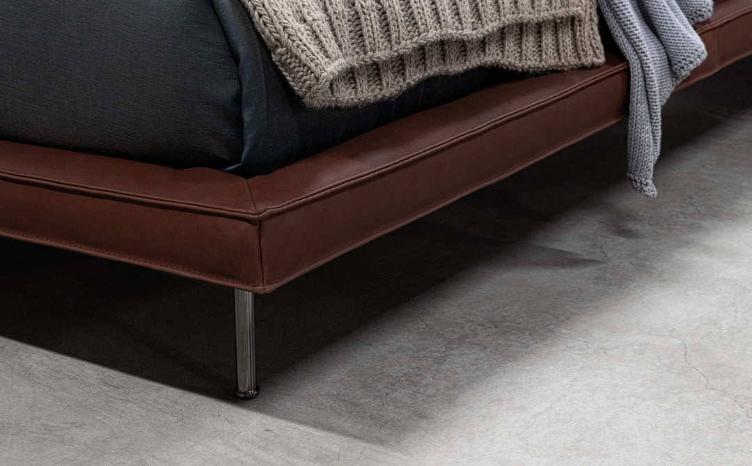 GC2225 Upholstered Bed