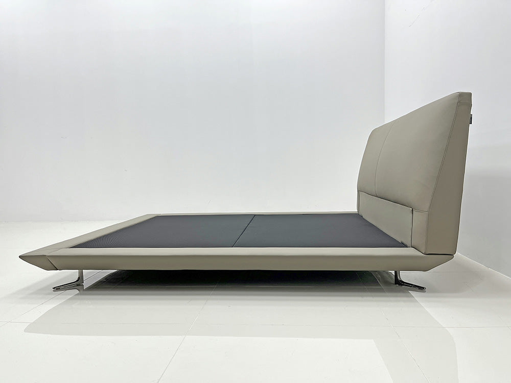 GC2240 Upholstered Bed