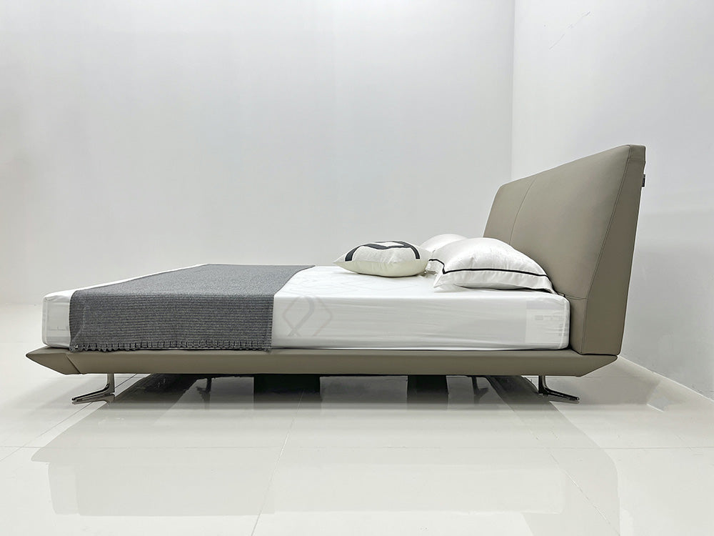 GC2240 Upholstered Bed