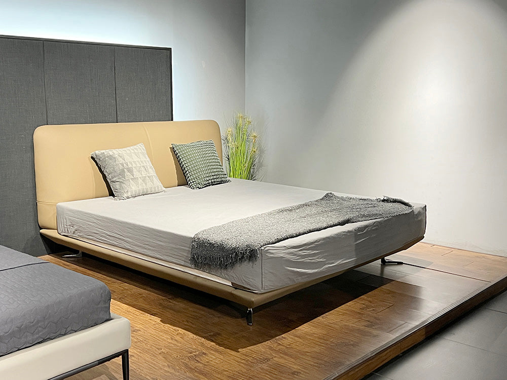GC2242 Upholstered Bed