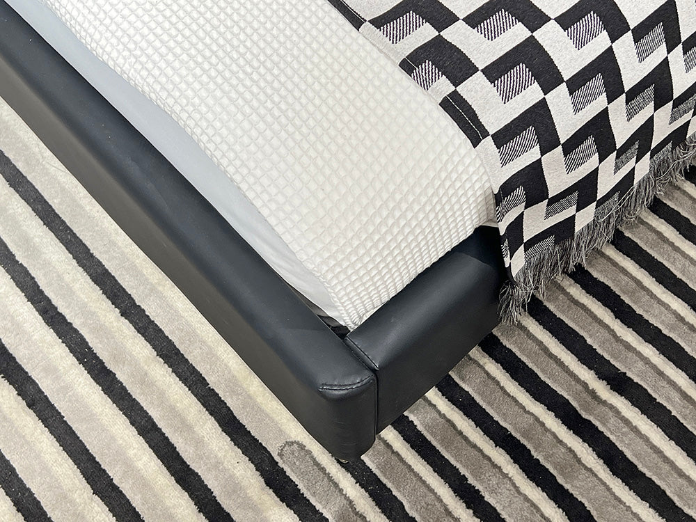 GC2245 Upholstered Bed