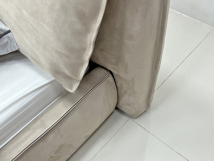 GC2248 Upholstered Bed