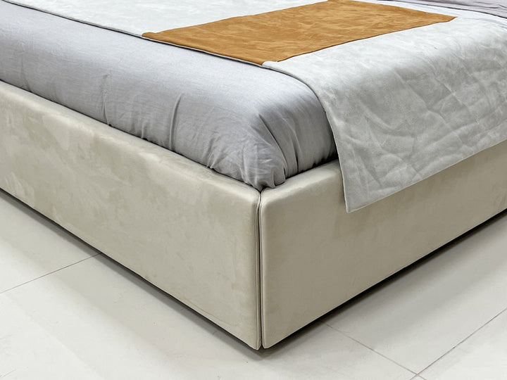 GC2255 Upholstered Bed