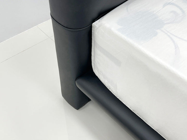 GC2301 Upholstered Bed