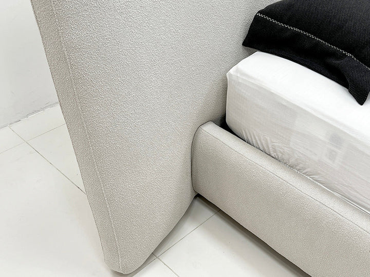 GC2305 Upholstered Bed