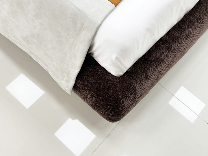GC2306 Upholstered Bed
