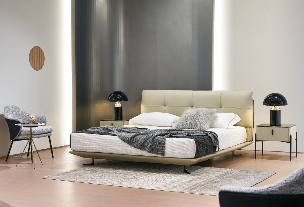 GC2322 Upholstered Bed