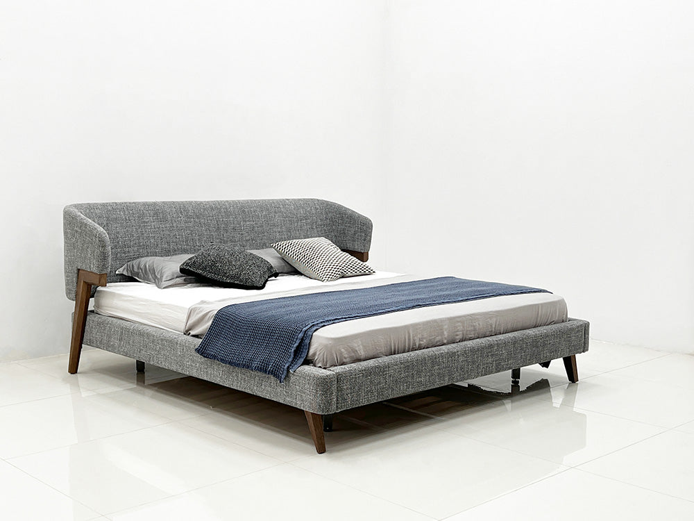 GC2323 Upholstered Bed