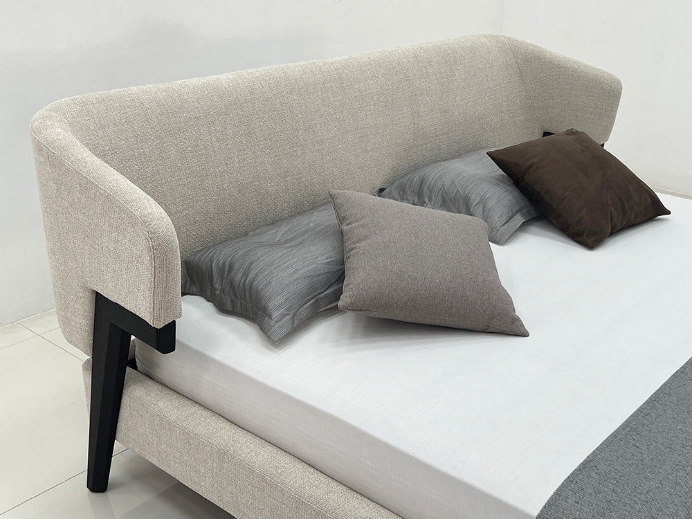 GC2323 Upholstered Bed