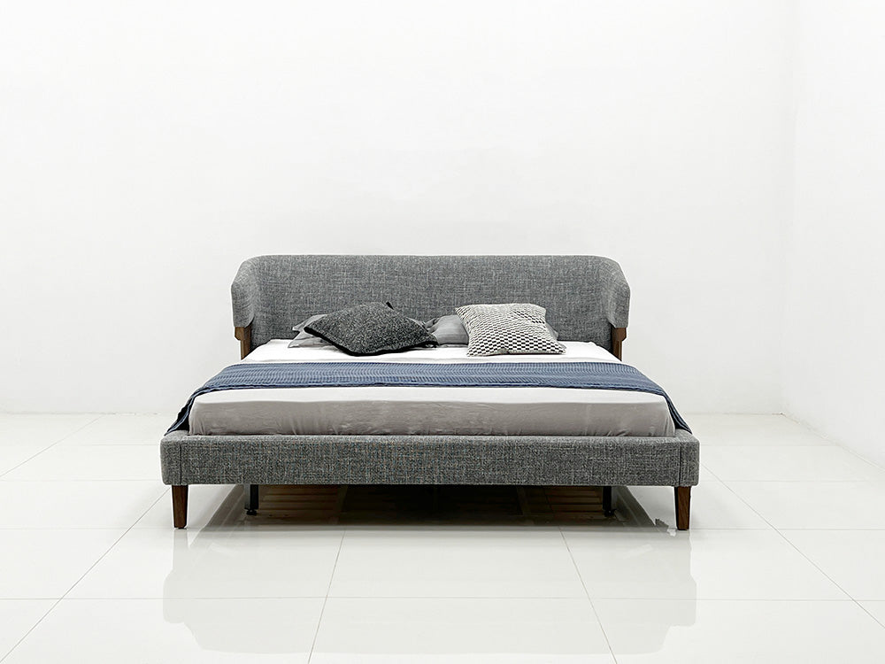 GC2323 Upholstered Bed