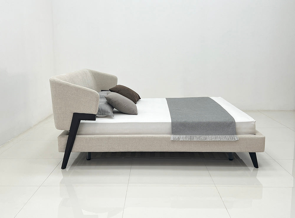 GC2323 Upholstered Bed