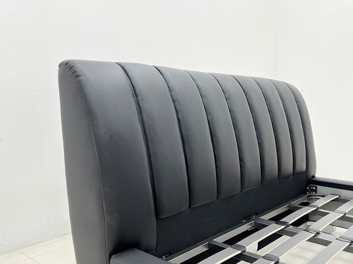 GC2326 Upholstered Bed