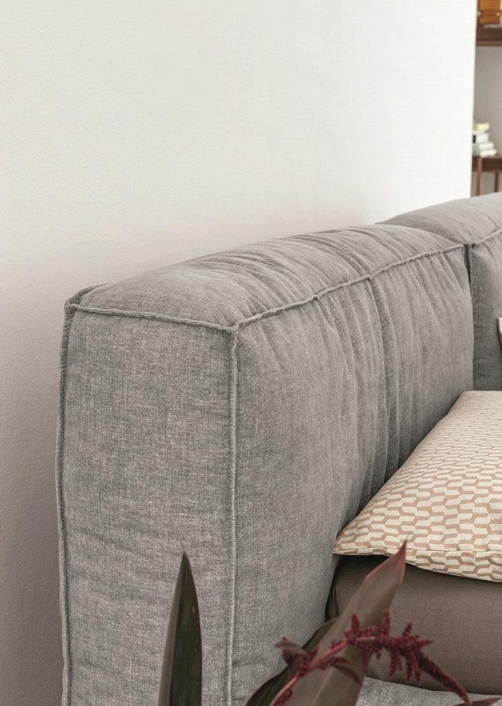 GC2337 Upholstered Bed