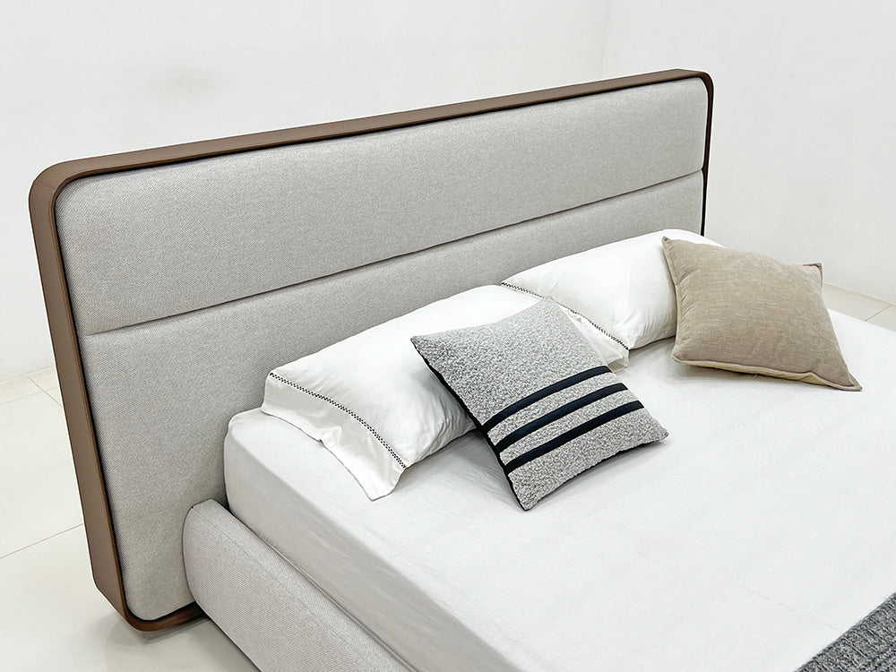 GC2338 Upholstered Bed