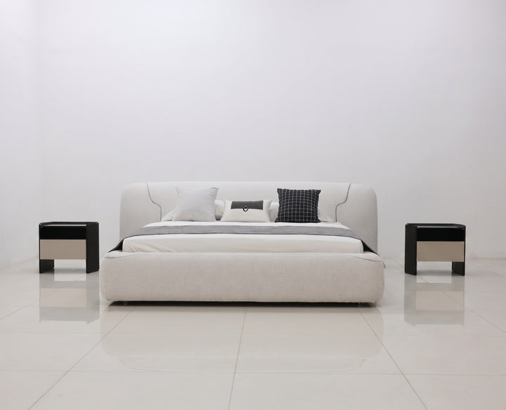 GC2527 Upholstered Bed