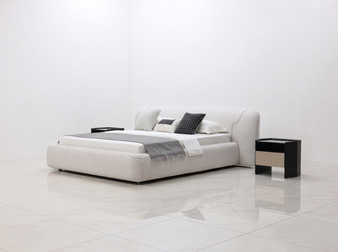 GC2527 Upholstered Bed