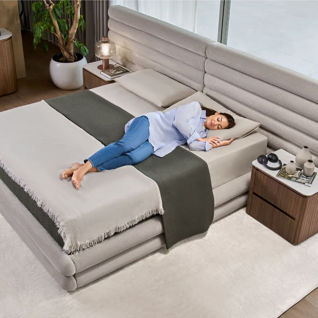 GC2509 Upholstered Bed