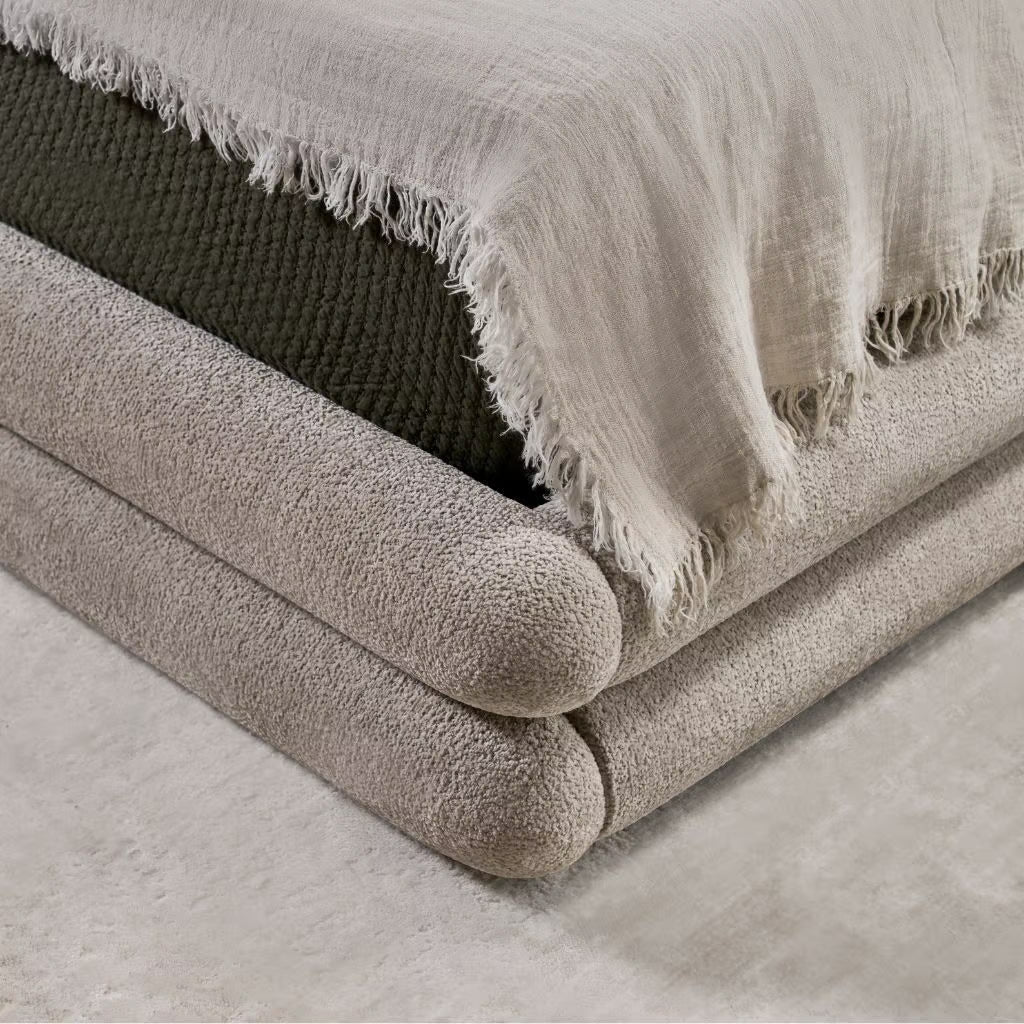 GC2509 Upholstered Bed